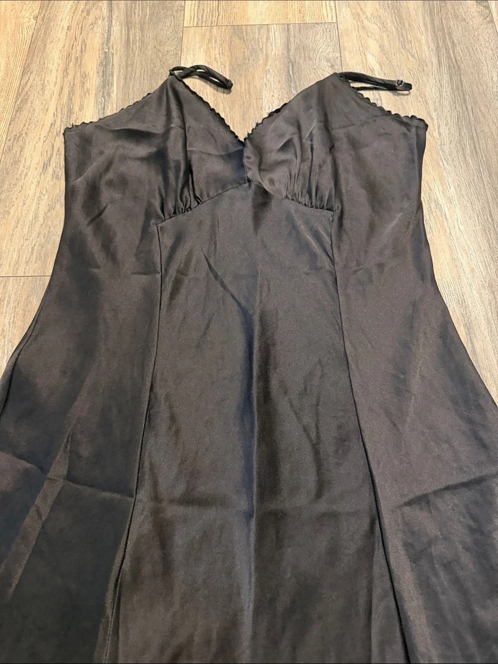 90’sVictoria's Secret Black 100%Silk Slip Chemise with Spaghetti Straps